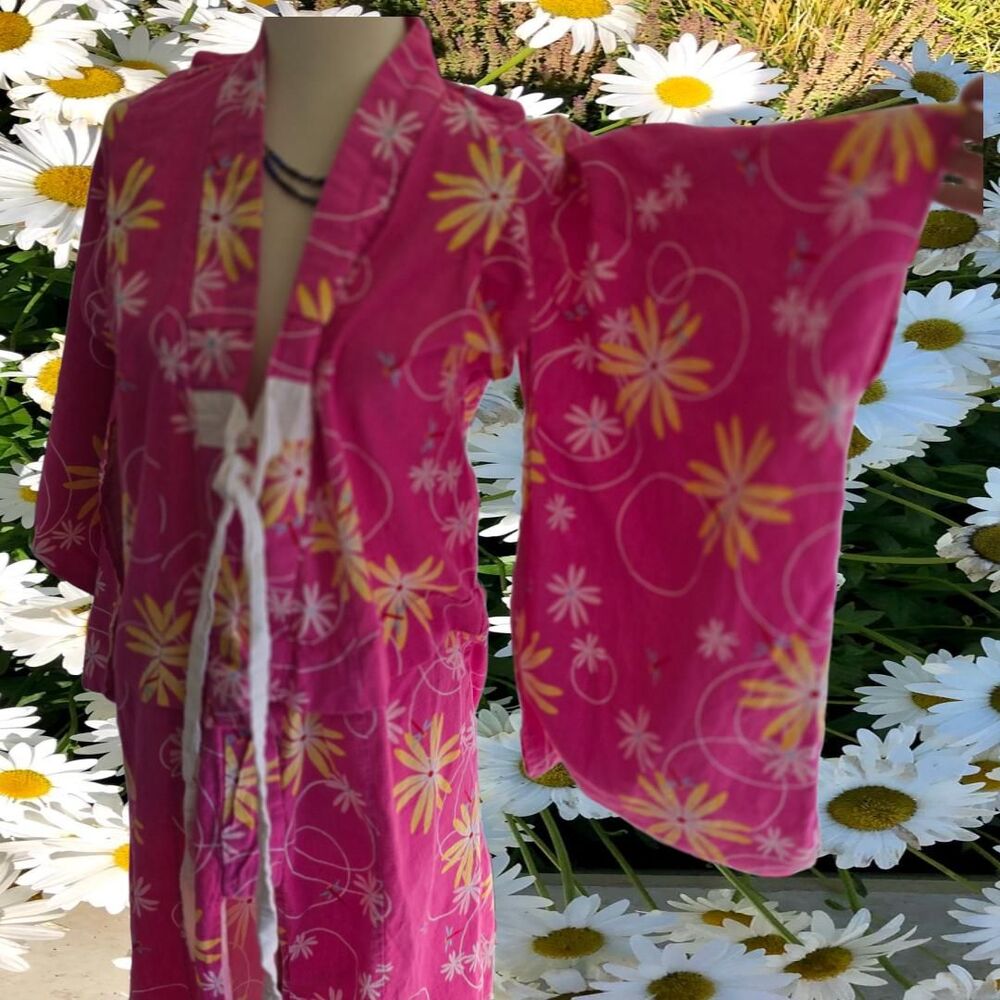 Hot Pink Kimono with Daisies & Dragonflies | Size Small | Traditional Sleeve Flo